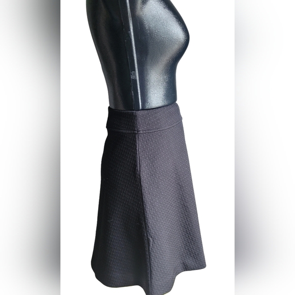 Adrienne Vittadini Black A-line Skirt S - Picture 2 of 4